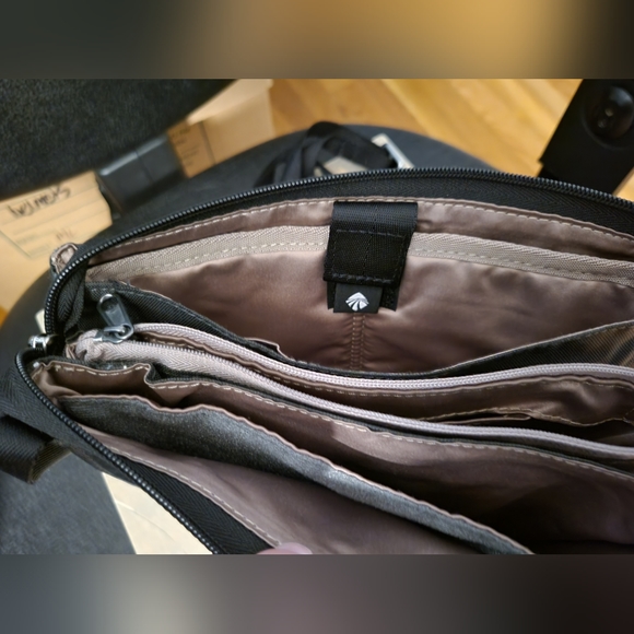 Eagle Creek wallet purse - Picture 3 of 4